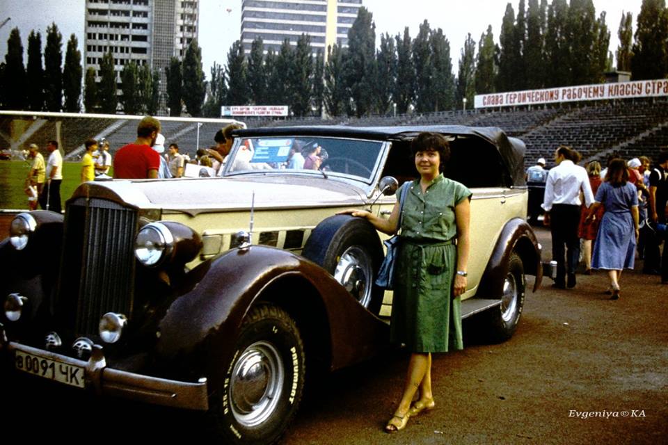 Папа купил автомобиль. Ярмарка 1986. Старый клип выставка машин.